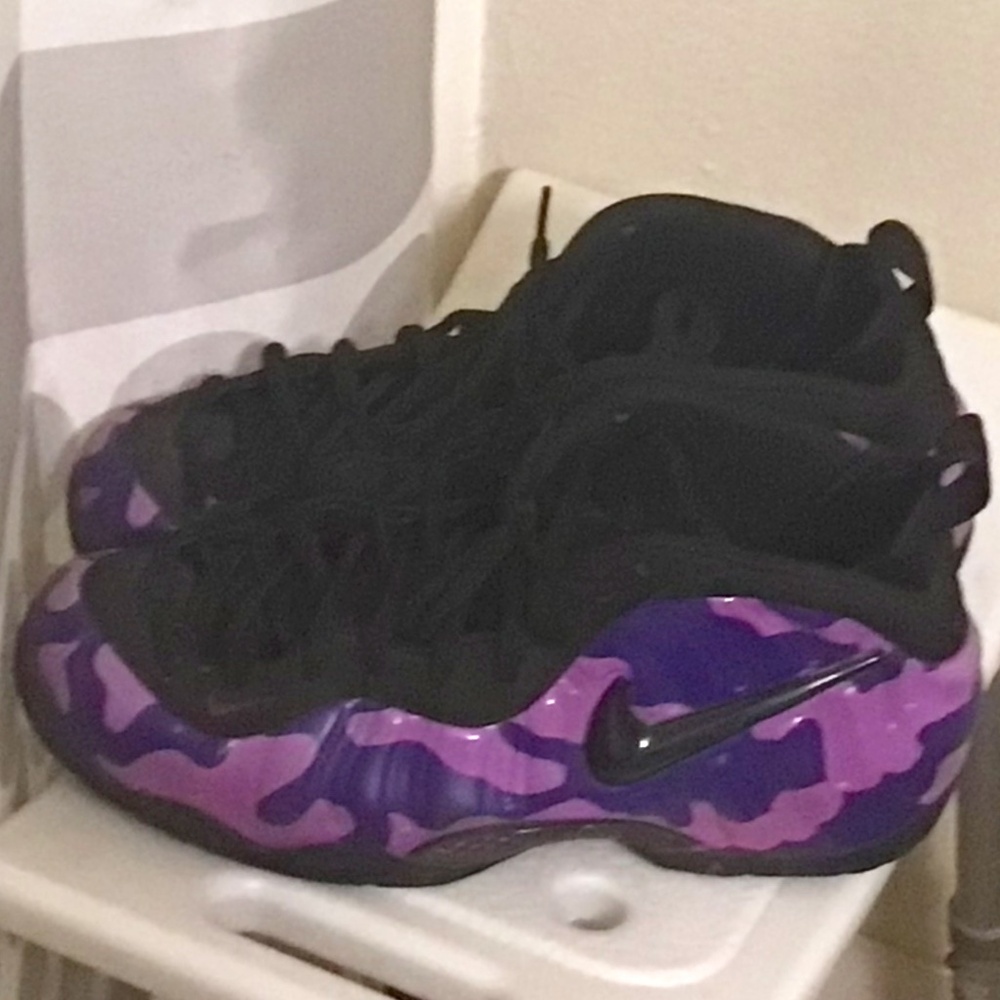 game worn Lebron James foamposites